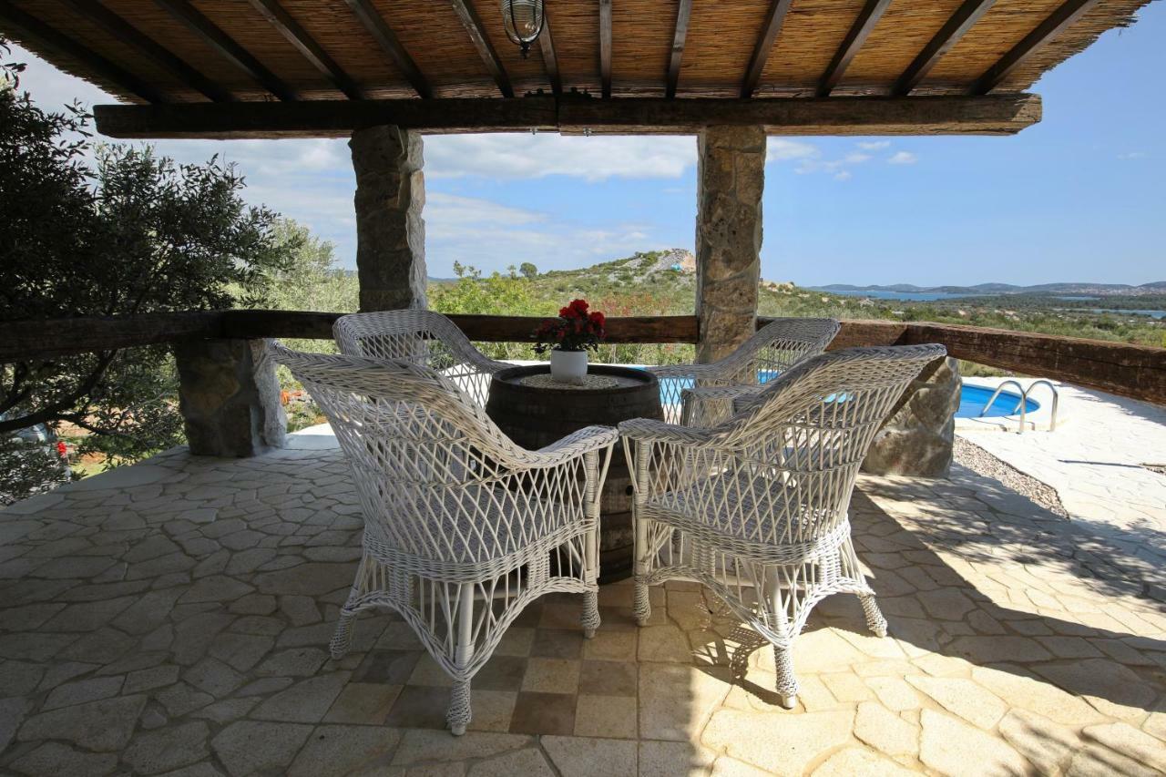 Holiday Home Petar Drage Esterno foto
