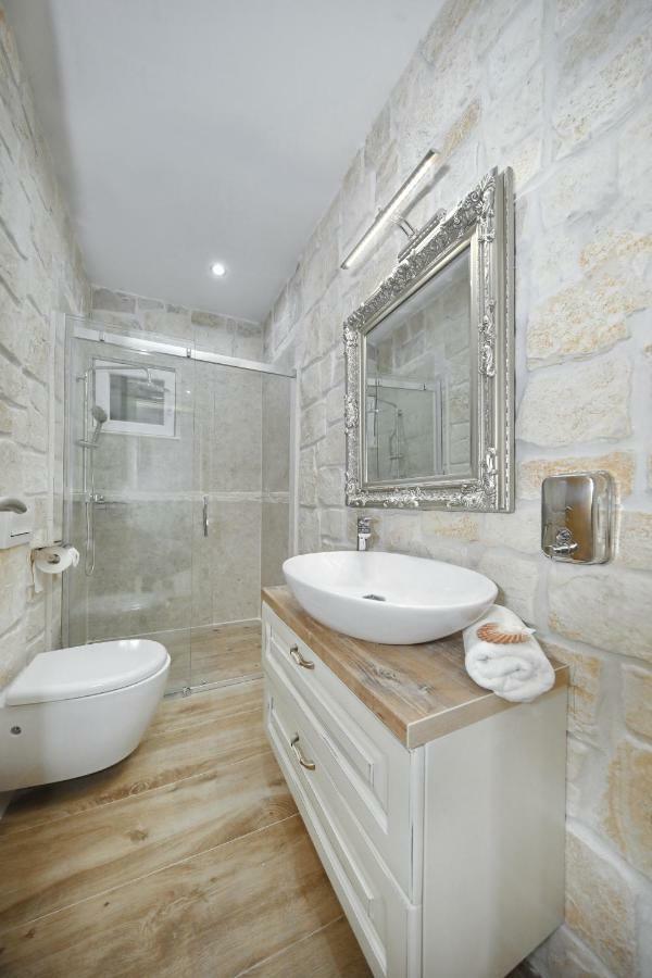 Holiday Home Petar Drage Esterno foto